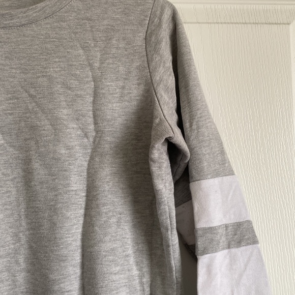 Long gray sweater - Picture 3 of 3